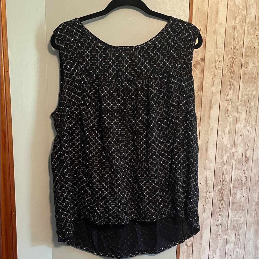 LOFT Black and White Geometric Tank Top